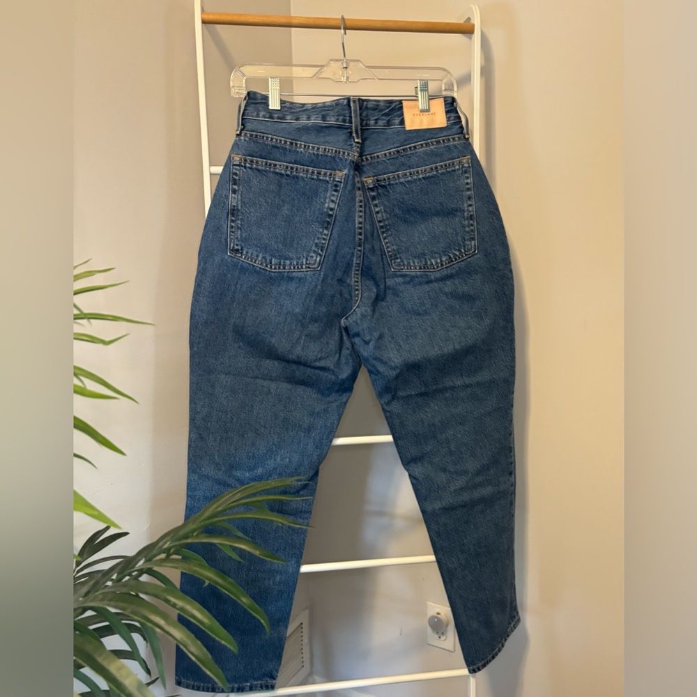 Everlane Curvy 90s Cheeky Straight Jean - Picture 9 of 14